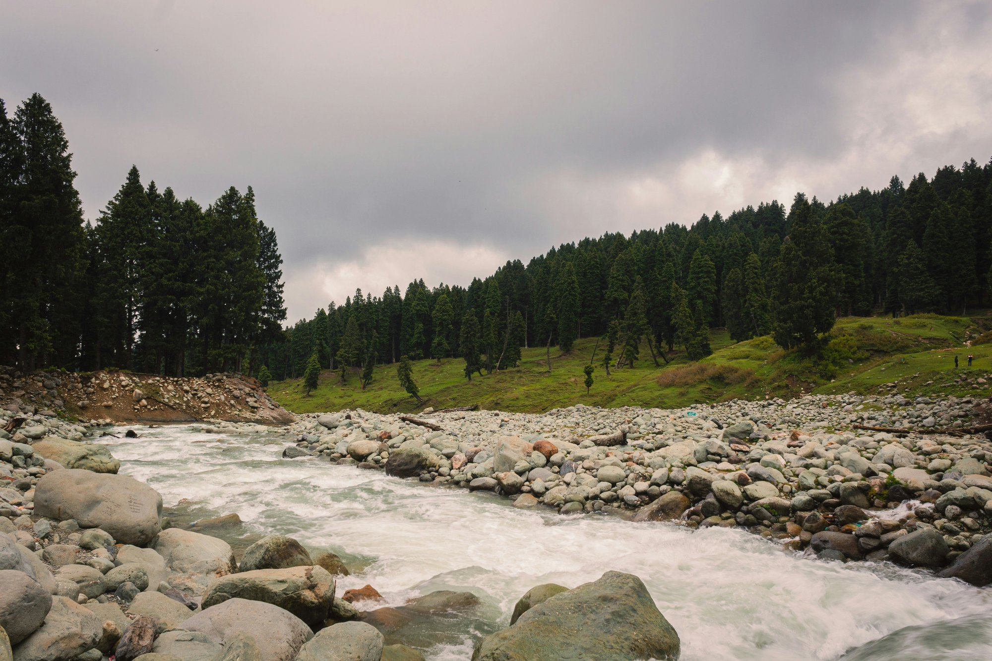 Doodhpathri stream